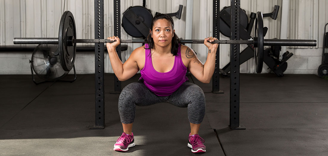 knee position squats