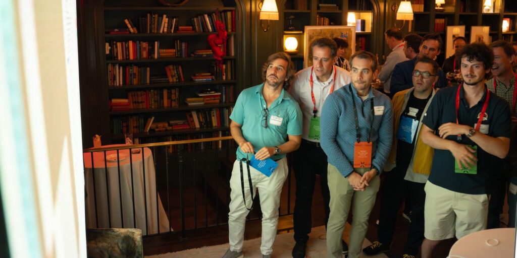 AI attention risk game