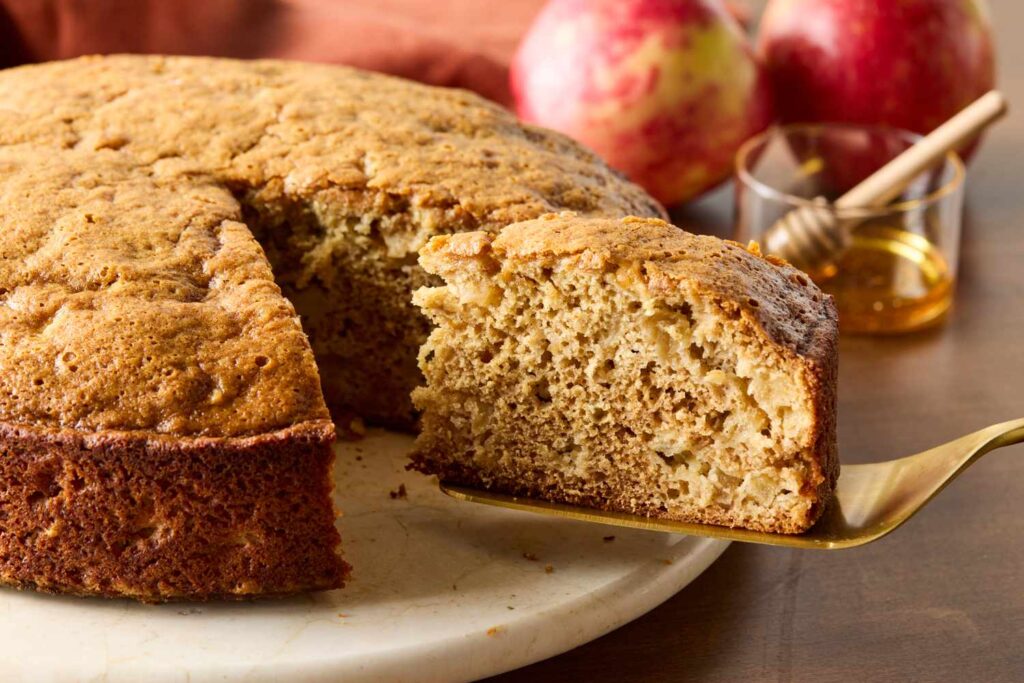 Apple honey cake