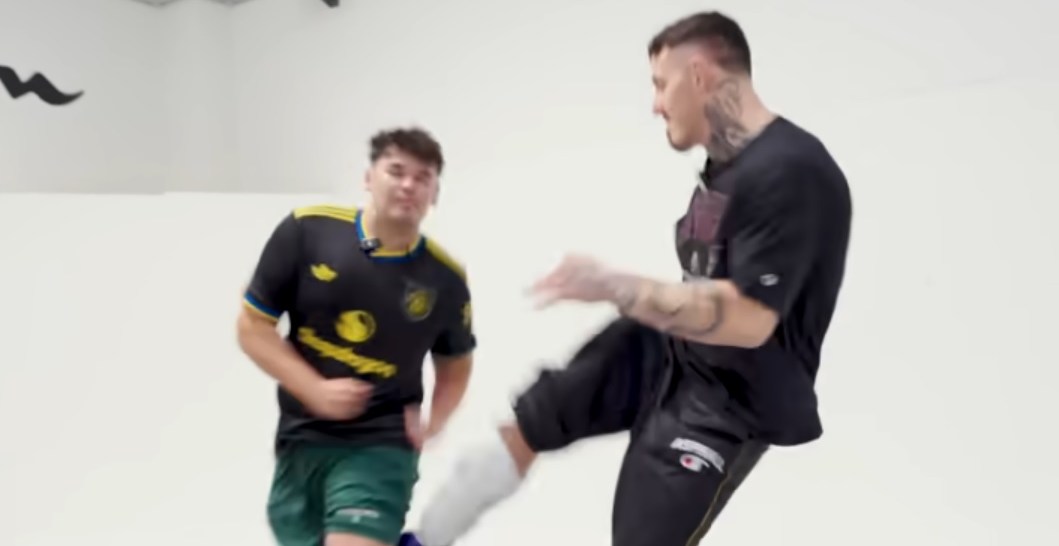 Tom Aspinall leg kicks