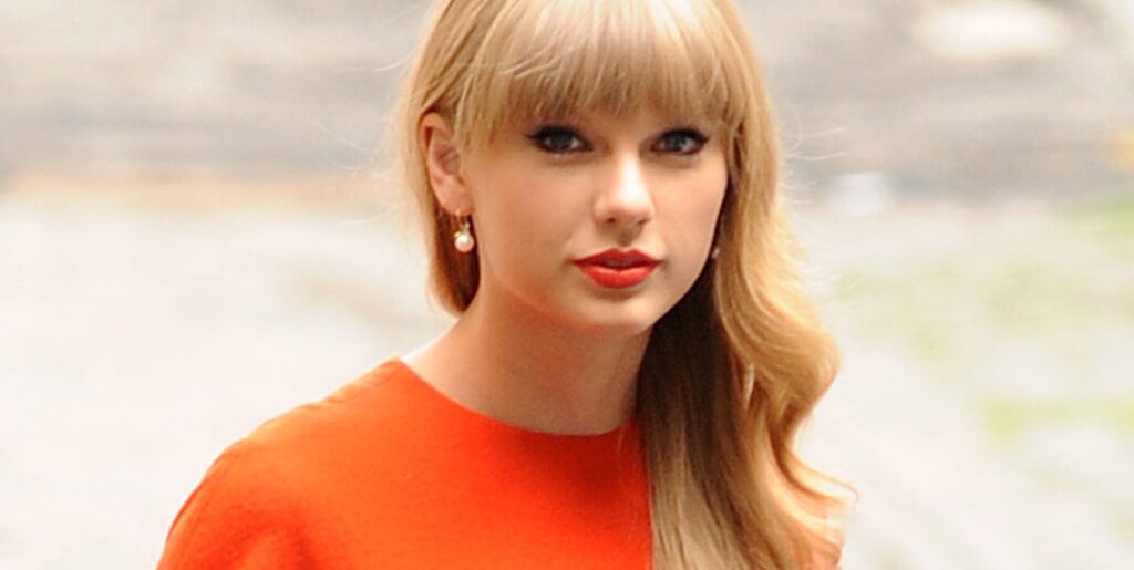 Taylor Swift premiere outfit