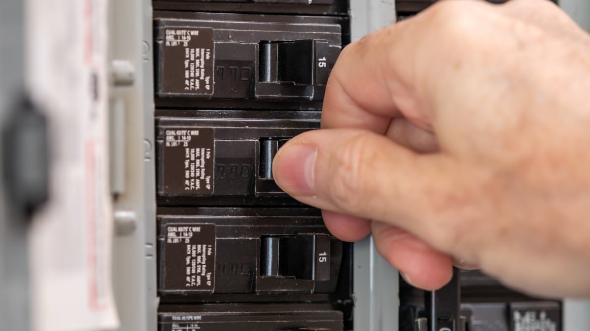 label circuit breaker