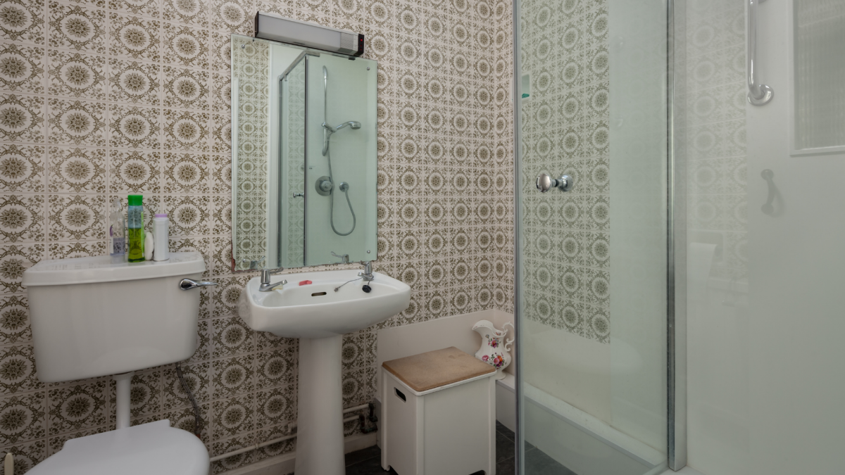 renter-friendly bathroom upgrades