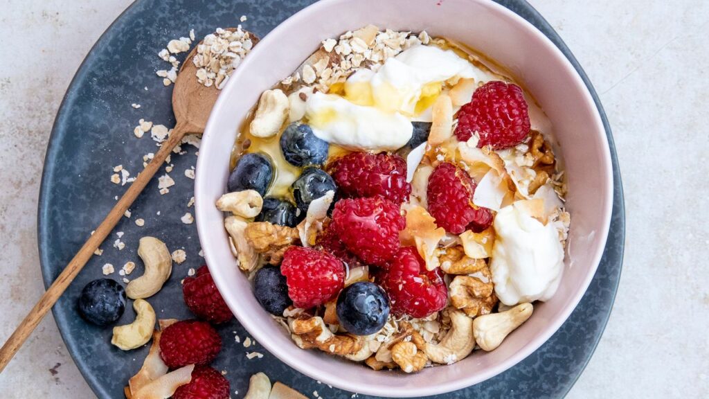 Skyr oatmeal breakfast