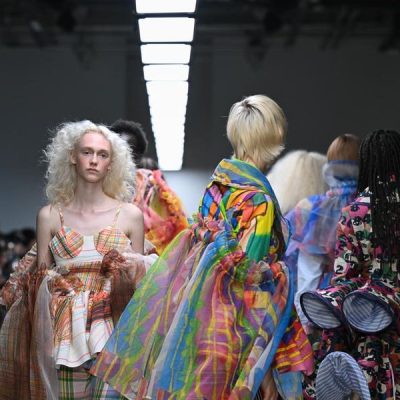 Anrealage fashion show