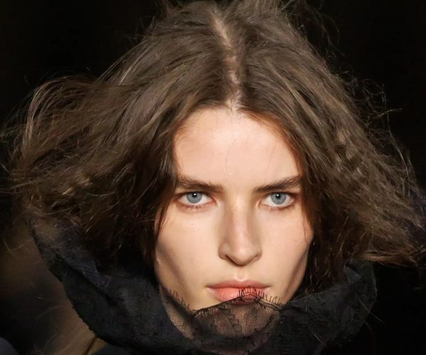 messy hair trend