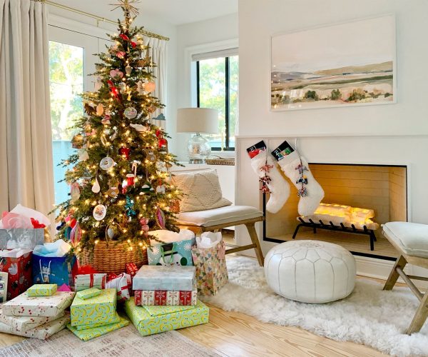 holiday gift exchange themes
