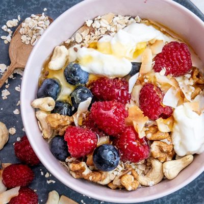 Skyr oatmeal breakfast