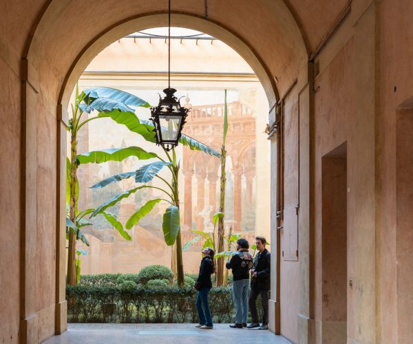 Bologna travel guide