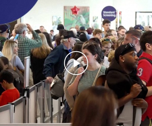 airport security lines